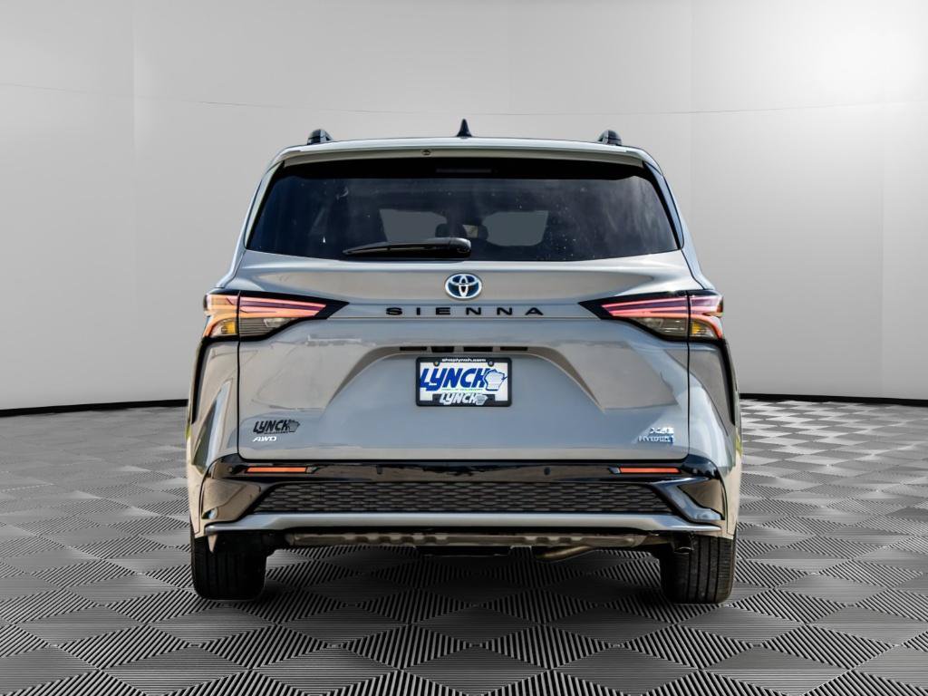 Used 2024 Toyota Sienna XSE w/ XSE Plus Package AWD/4WD image 3