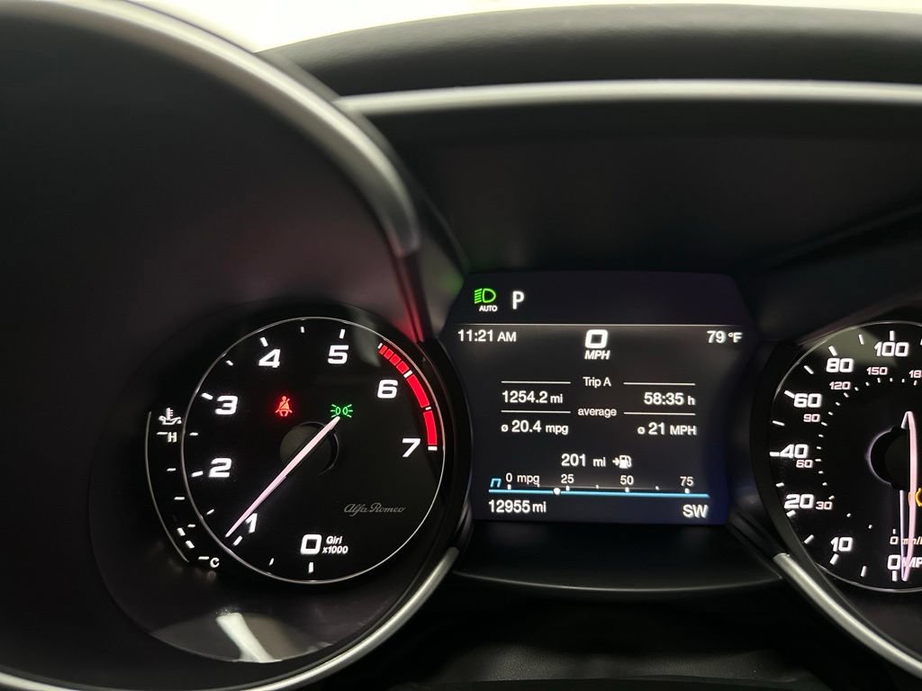 Used 2023 Alfa Romeo Giulia Veloce RWD image 16