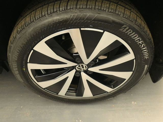 Used 2022 Volkswagen Taos SE image 9