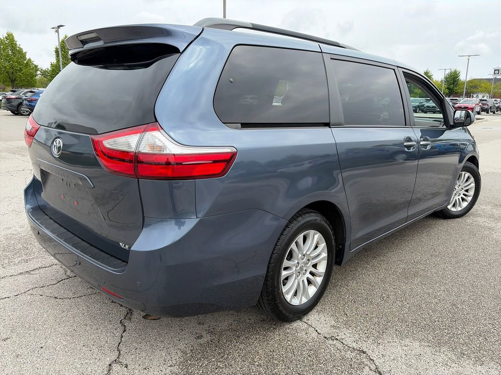 Used 2015 Toyota Sienna XLE w/ XLE Navigation Package FWD image 7