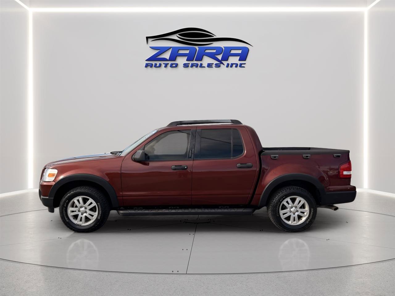 Used 2009 Ford Explorer Sport Trac XLT image 2