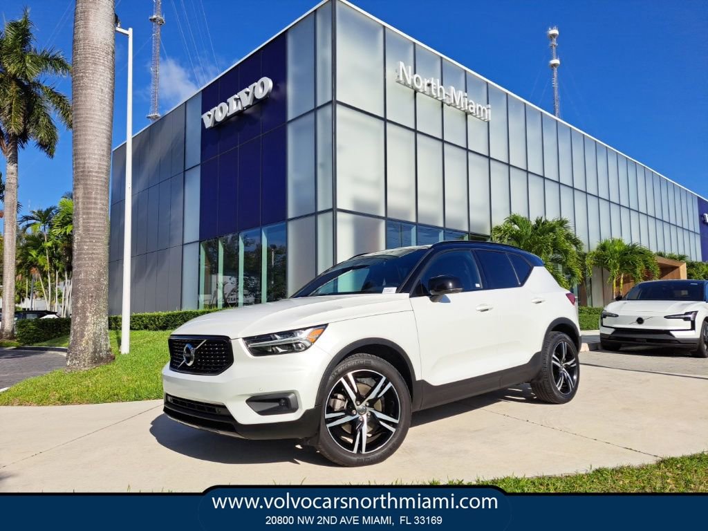 Used 2021 Volvo XC40 T4 R-Design w/ Protection Package Premier