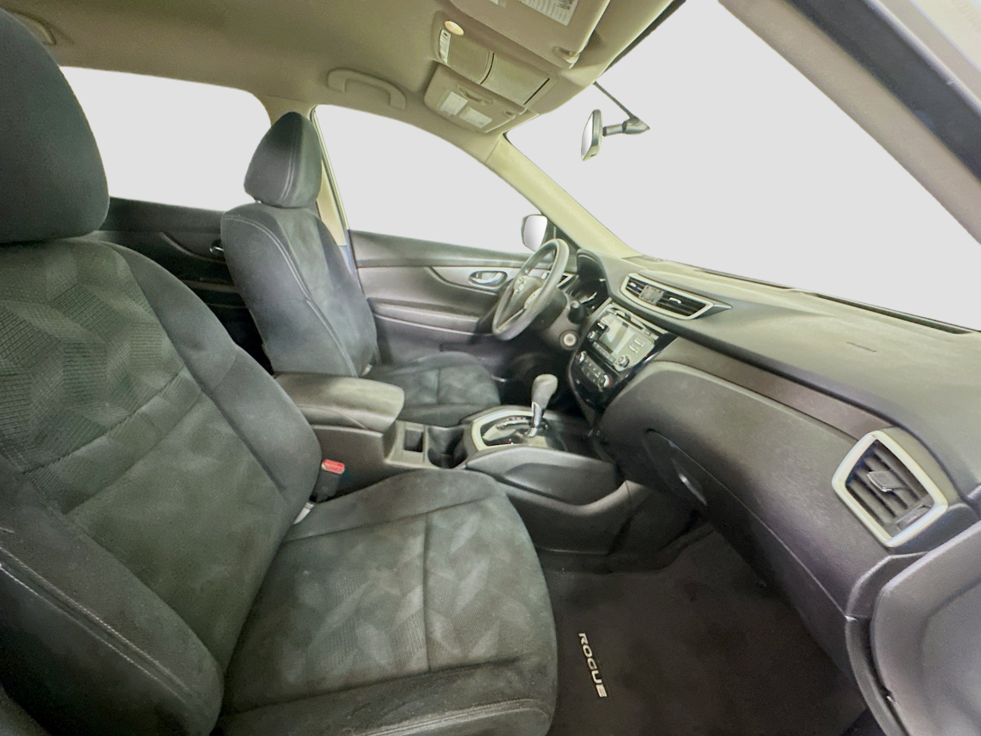 Used 2016 Nissan Rogue S w/ Appearance Package FWD image 29