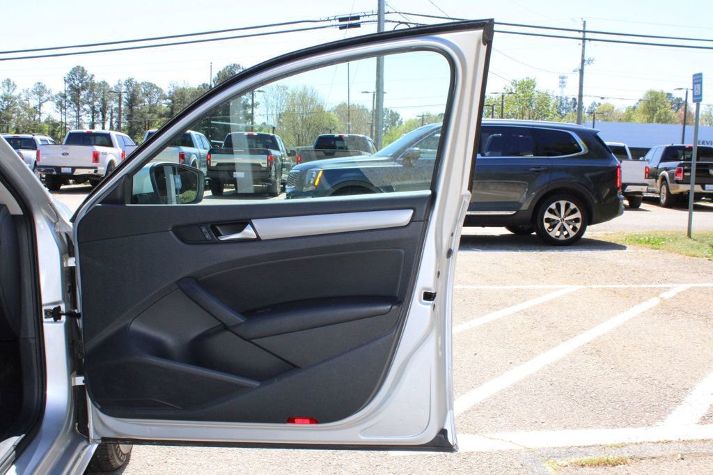 Used 2015 Volkswagen Passat 1.8T Wolfsburg Edition image 24