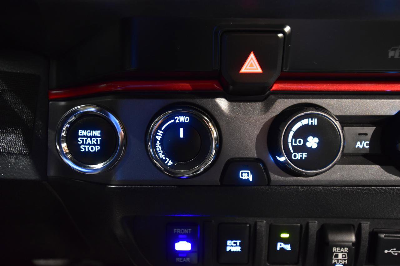 Used 2020 Toyota Tacoma TRD Off-Road w/ Technology Package AWD/4WD image 31