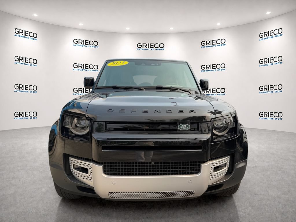 Used 2023 Land Rover Defender 130 SE AWD/4WD image 2
