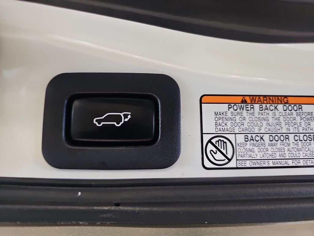 Used 2020 Lexus LX 570 4WD w/ Luxury Package image 16