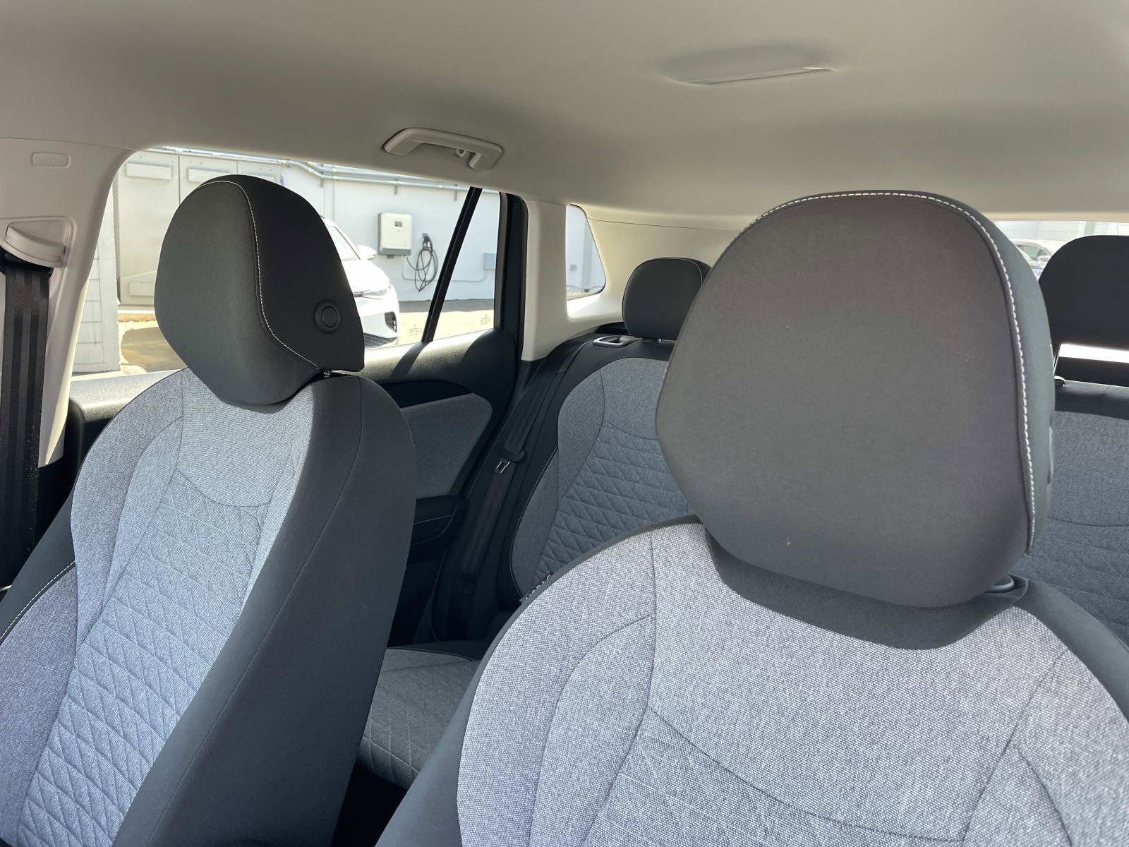 Certified 2025 Volkswagen Tiguan S FWD image 18
