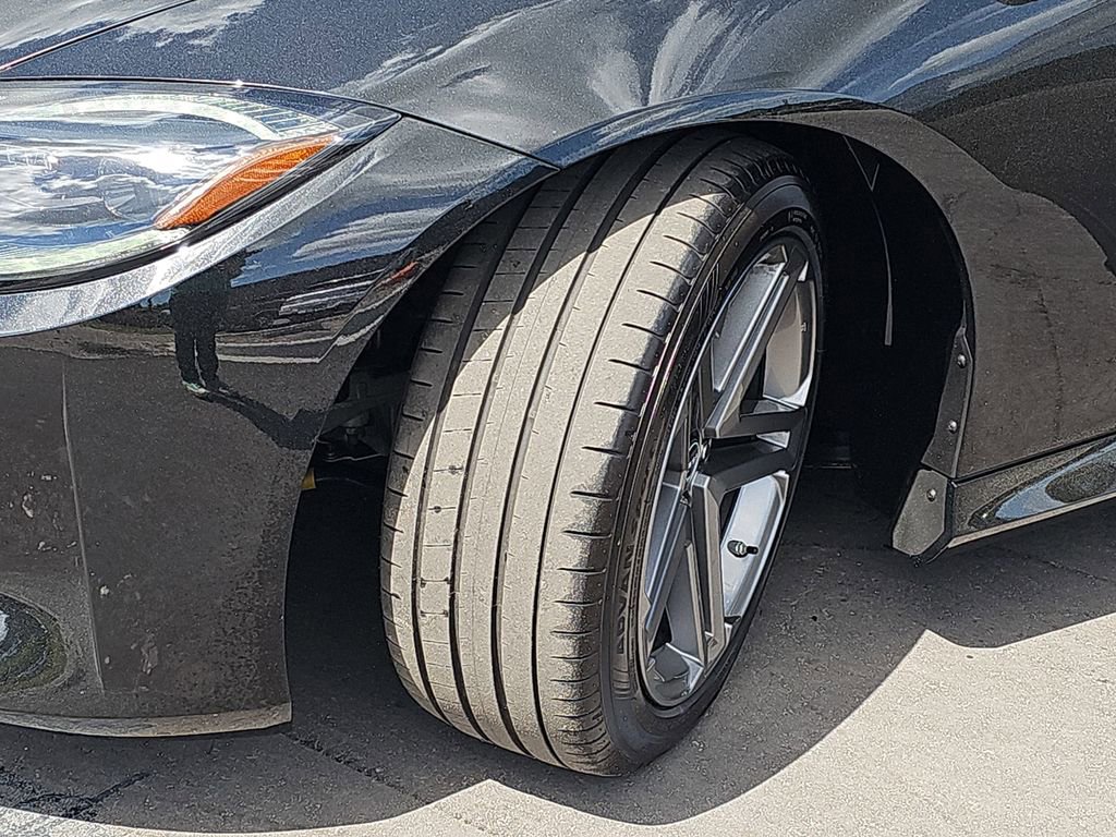 Used 2025 Nissan Z Sport w/ Floor Mat Package image 32