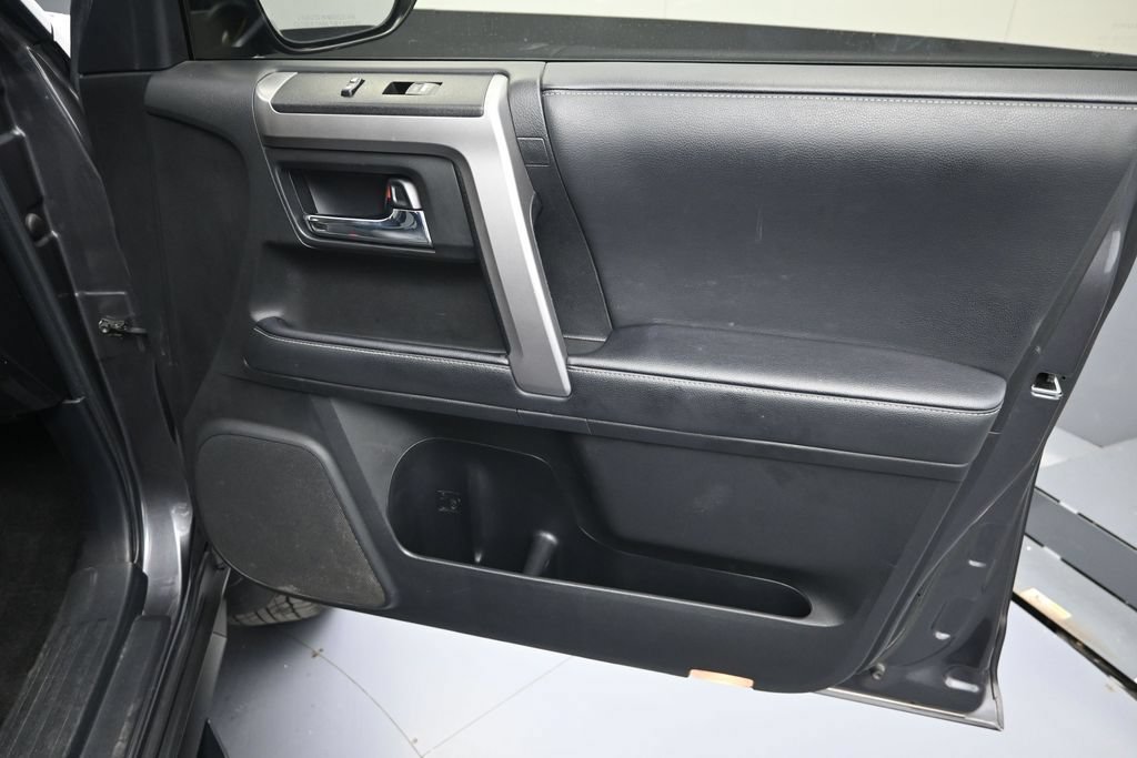 Used 2021 Toyota 4Runner SR5 Premium w/ Moonroof Package AWD/4WD image 40