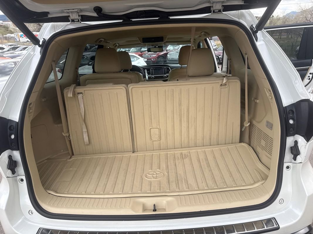 Used 2015 Toyota Highlander Limited w/ Driver Technology Package image 22