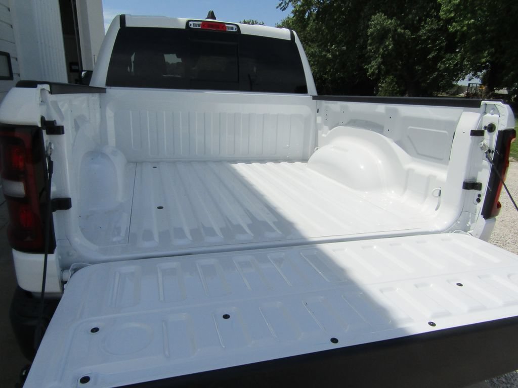 New 2026 RAM 1500 Tradesman AWD/4WD image 30