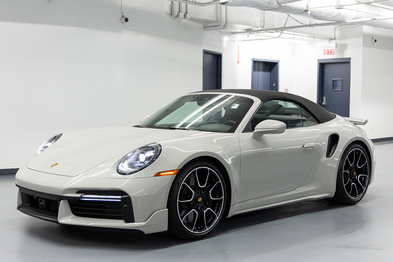 Used 2025 Porsche 911 Turbo S w/ 911 Turbo Sportdesign Package image 3