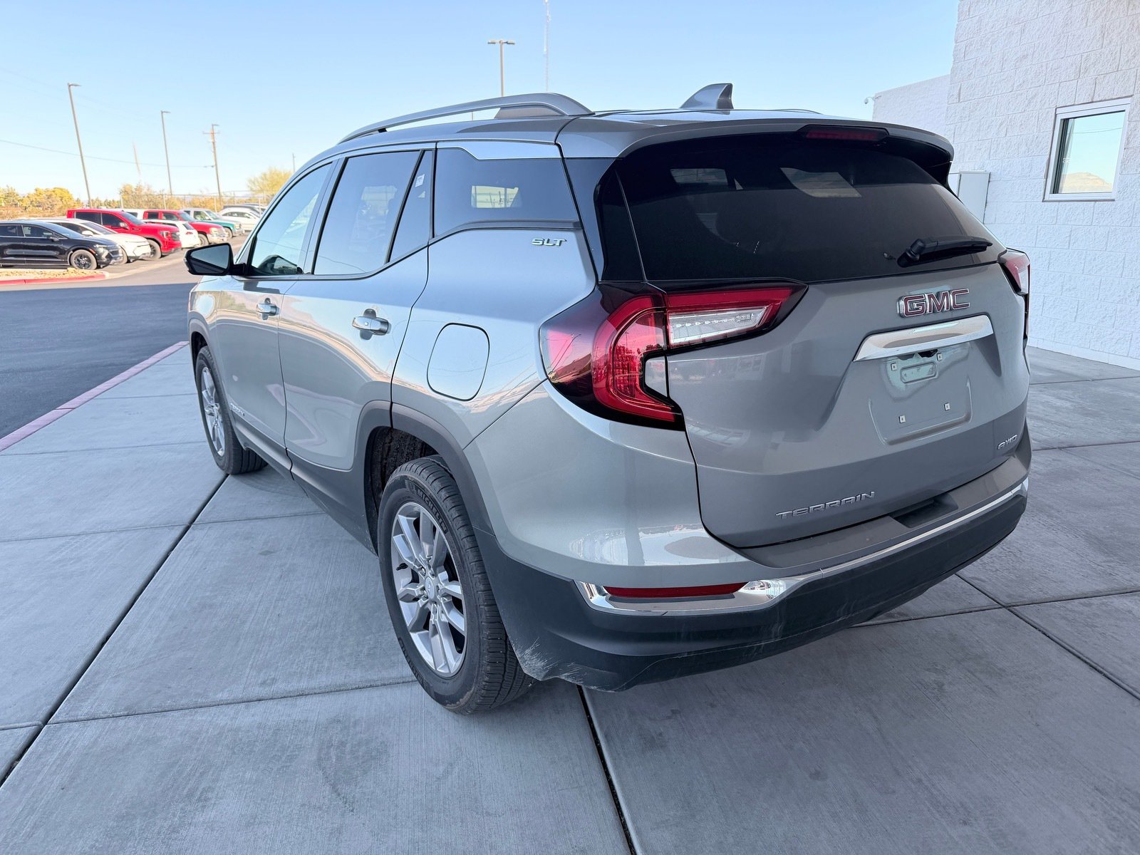 Used 2024 GMC Terrain SLT image 5