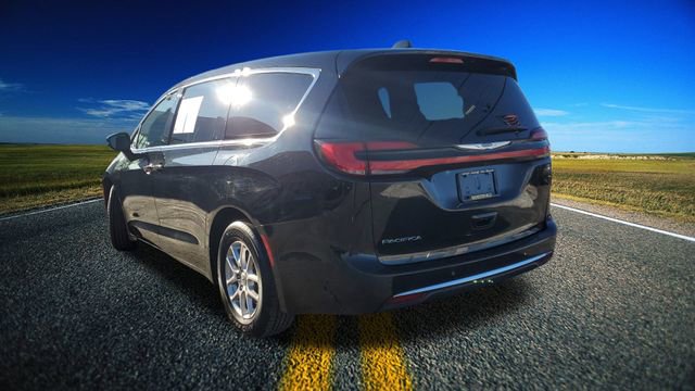 Certified 2024 Chrysler Pacifica Touring-L FWD image 30