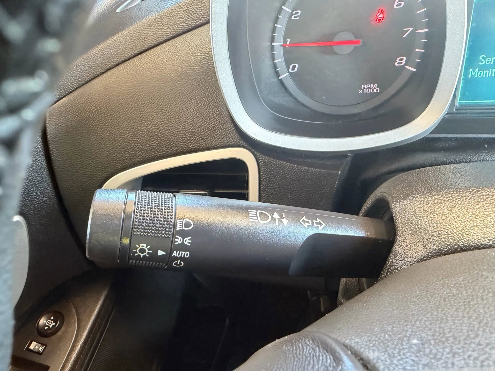 Used 2017 Chevrolet Equinox LT image 12