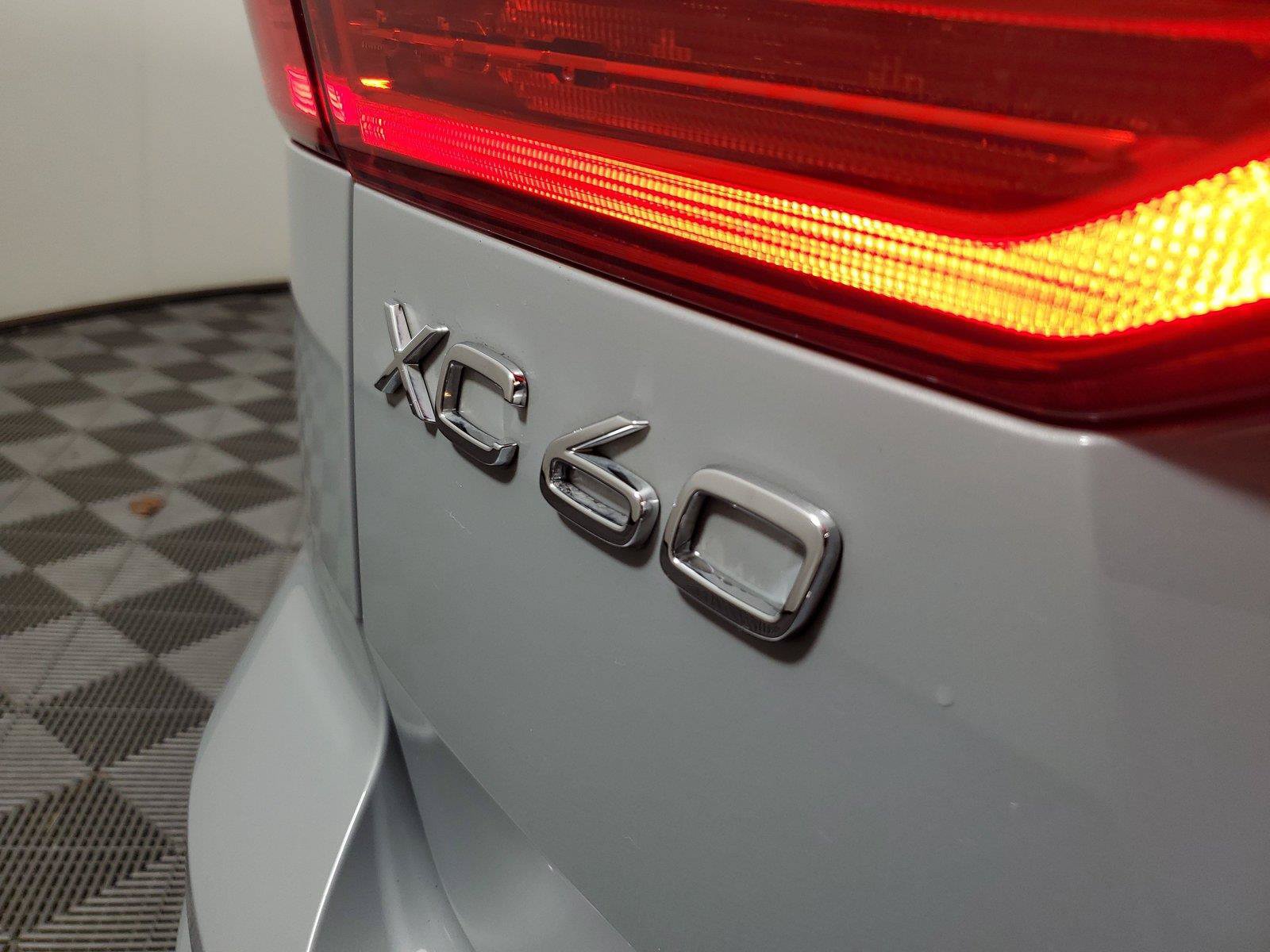 Used 2024 Volvo XC60 T8 Plus AWD/4WD image 8