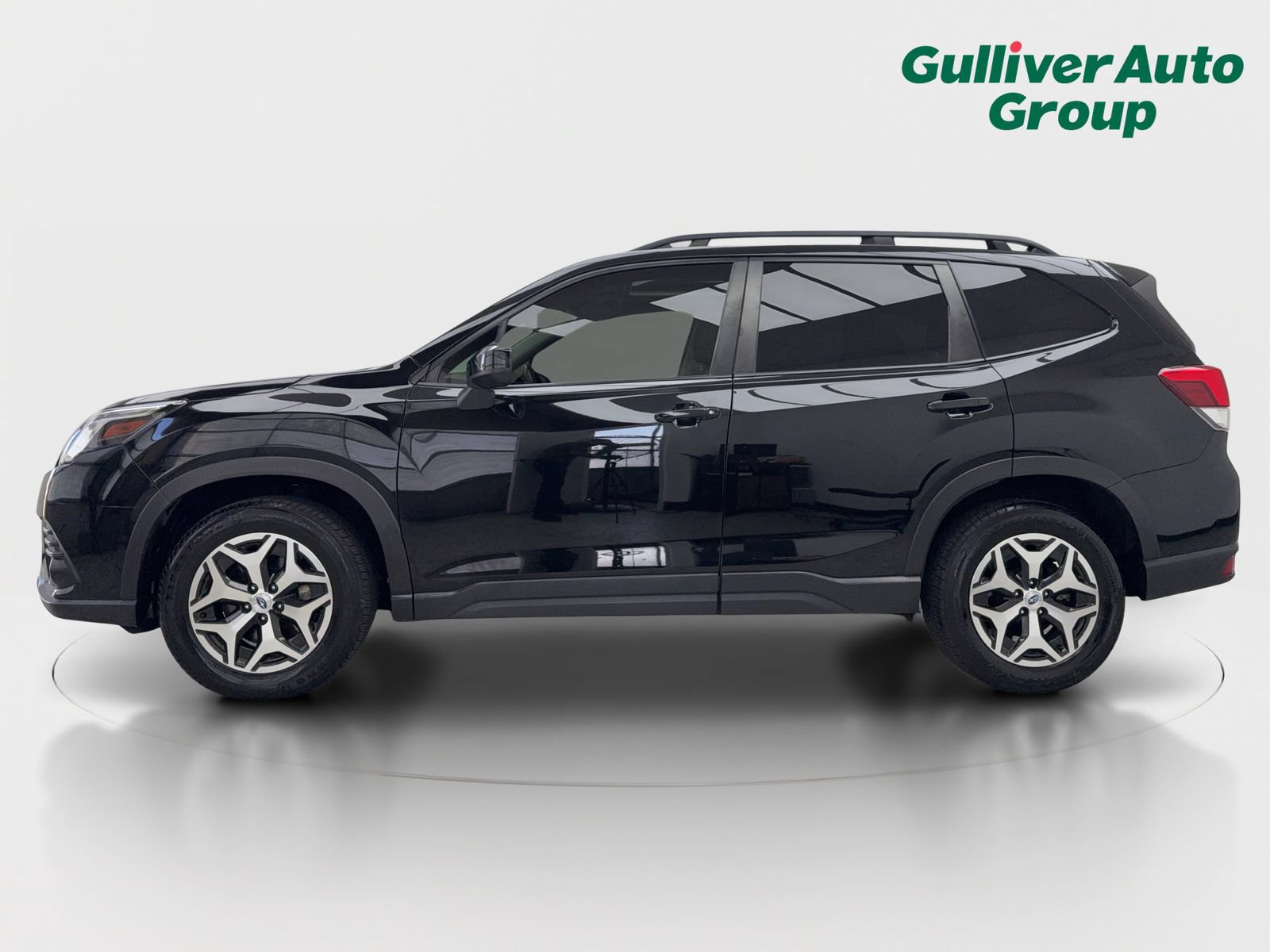 Used 2023 Subaru Forester Premium AWD/4WD image 3