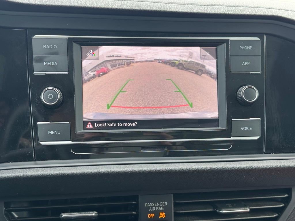 Used 2024 Volkswagen Jetta SE image 25