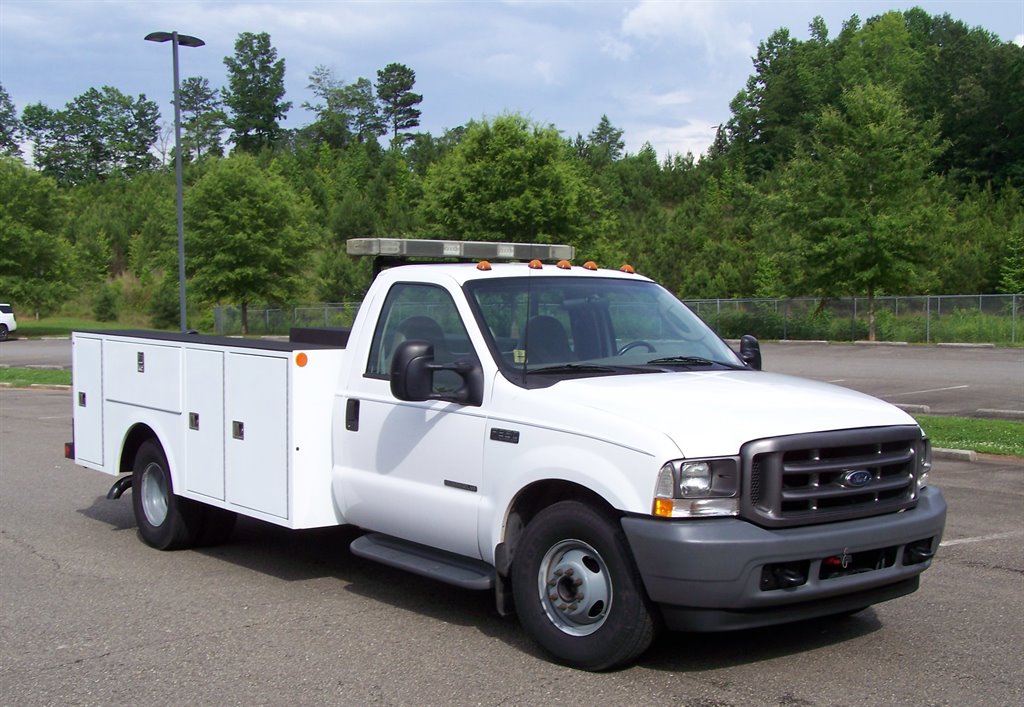 Used 2003 Ford F350 2WD Regular Cab DRW Super Duty image 1