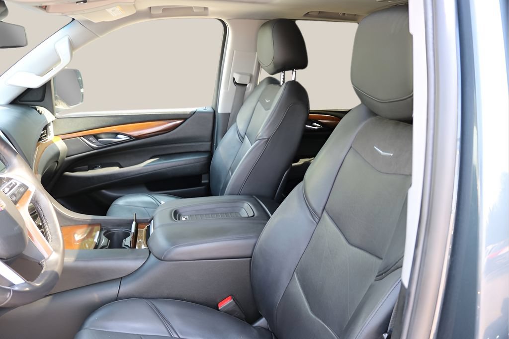 Used 2020 Cadillac Escalade ESV Luxury RWD image 13