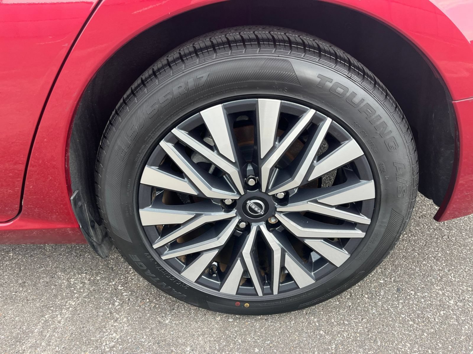 Used 2025 Nissan Altima 2.5 SV FWD image 30