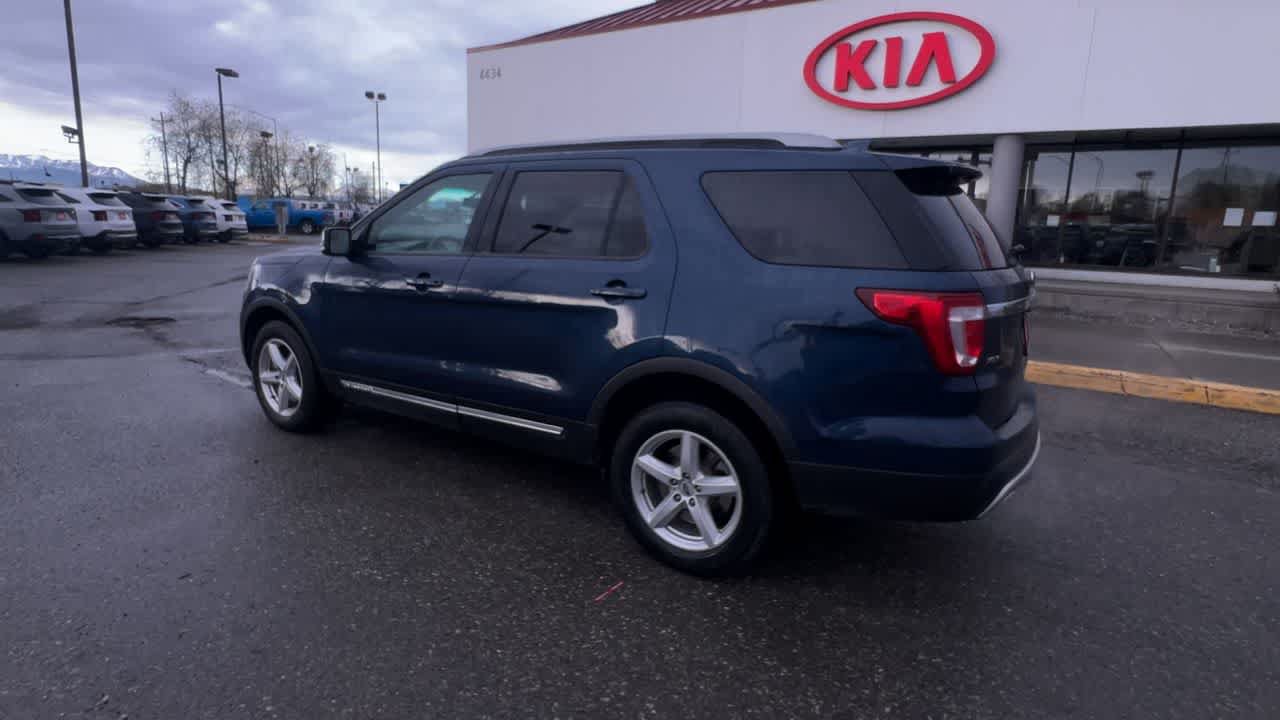 Used 2016 Ford Explorer XLT w/ Equipment Group 202A AWD/4WD image 6