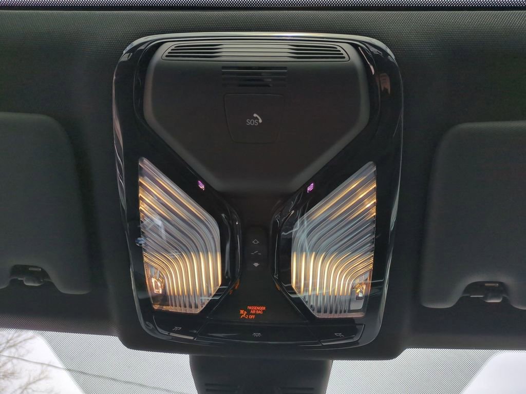 Certified 2023 BMW 330i xDrive Sedan w/ Driving Assistance Package image 15