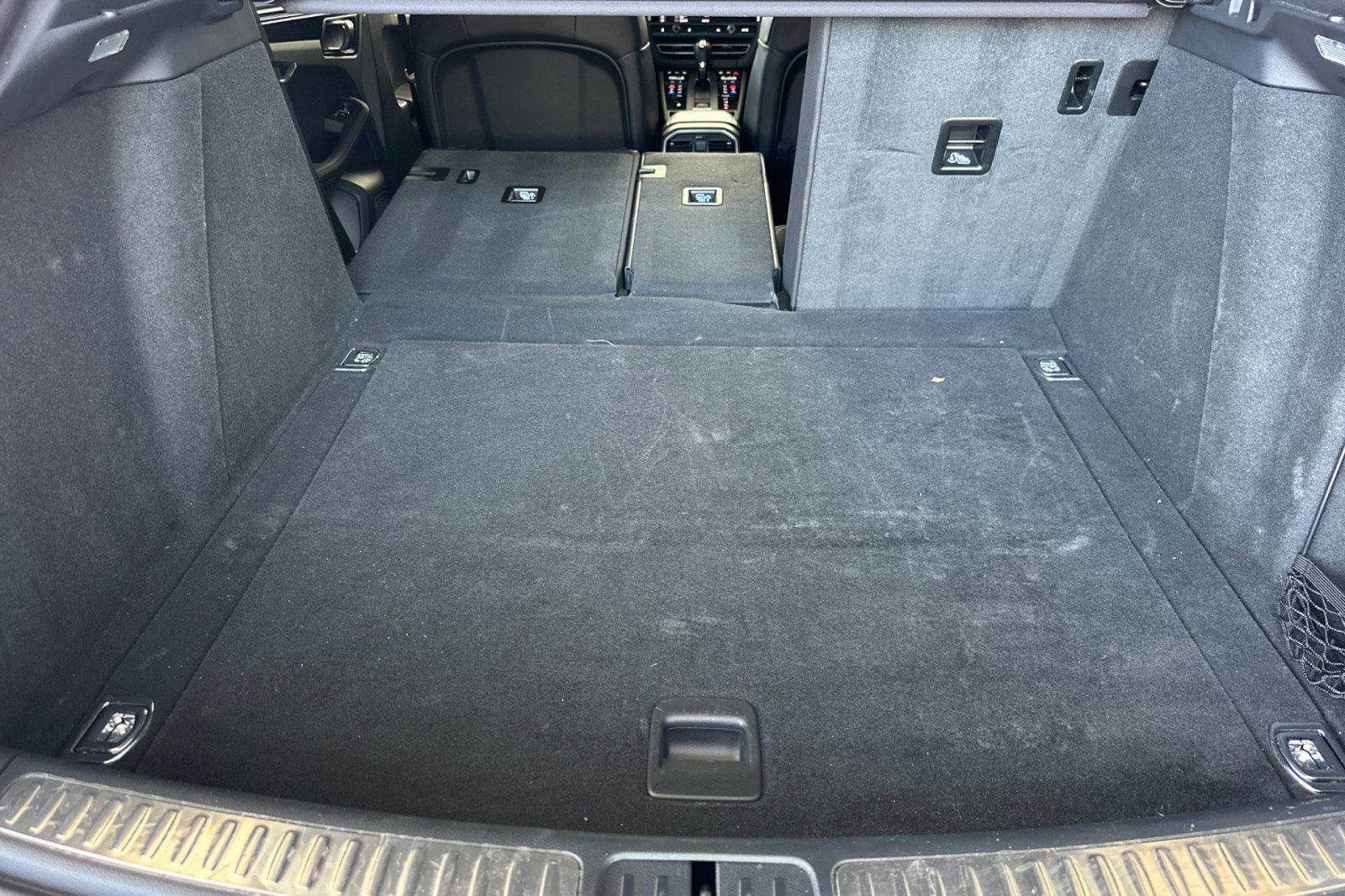 Certified 2024 Porsche Macan image 15