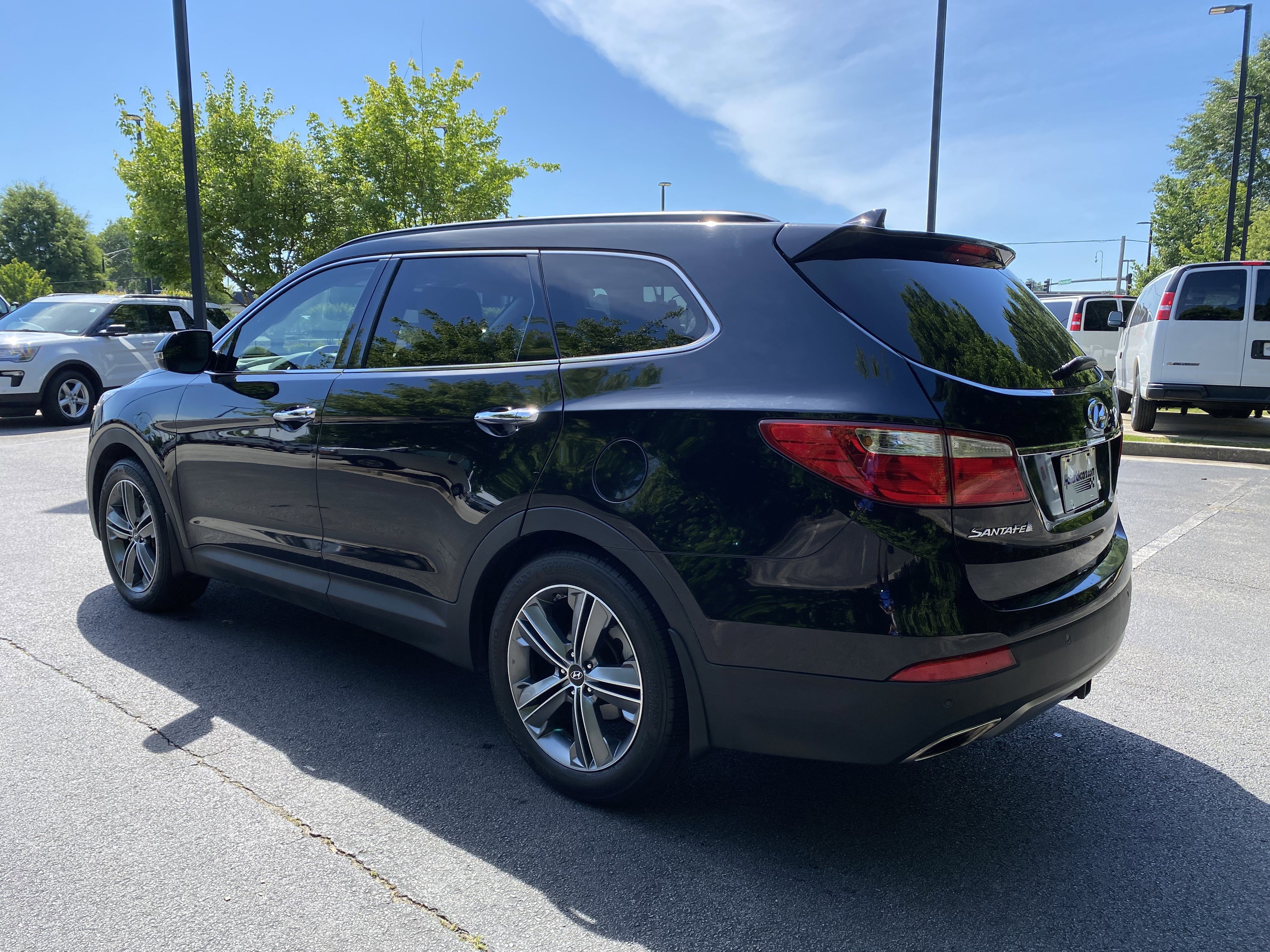 Used 2016 Hyundai Santa Fe SE w/ Option Group 03 FWD image 7