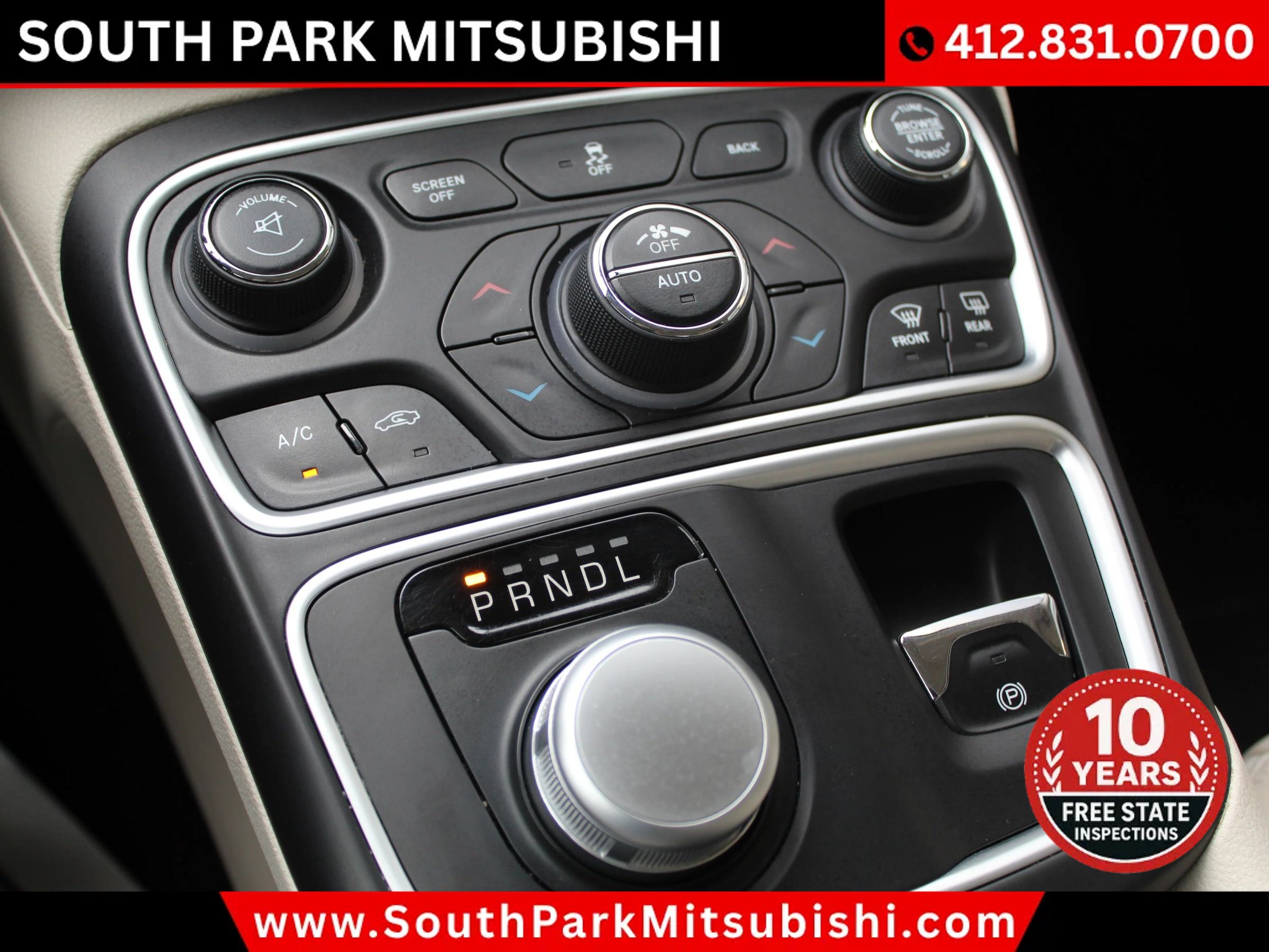 Used 2015 Chrysler 200 C FWD image 21