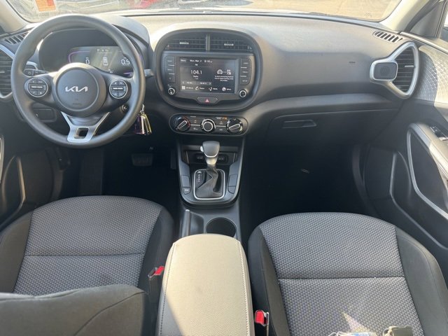 Certified 2025 Kia Soul LX image 12