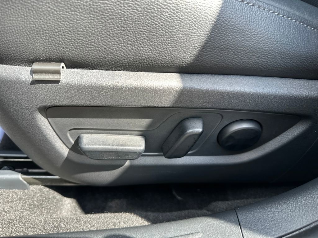 Used 2025 MAZDA CX-50 AWD 2.5 Turbo w/ Premium Pkg image 19