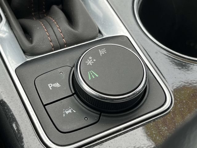 Used 2020 Chevrolet Blazer Premier w/ Driver Confidence II Package FWD image 37