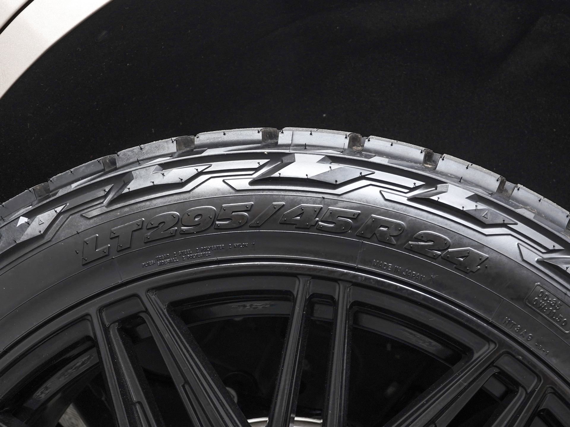 Used 2025 Cadillac Escalade Sport Platinum w/ LPO, ONYX Package AWD/4WD image 41