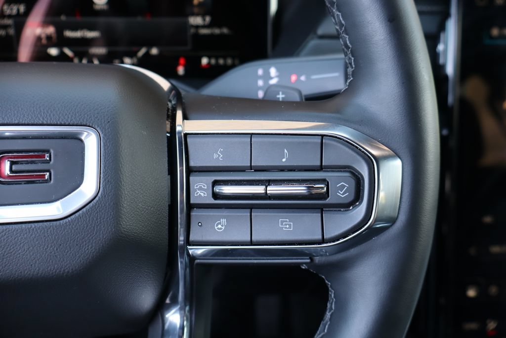 Used 2025 GMC Acadia Elevation FWD image 18