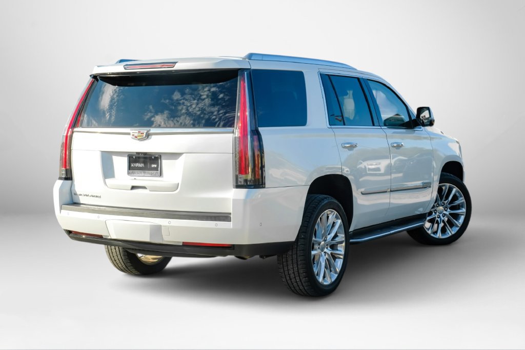 Used 2018 Cadillac Escalade Luxury AWD/4WD image 5