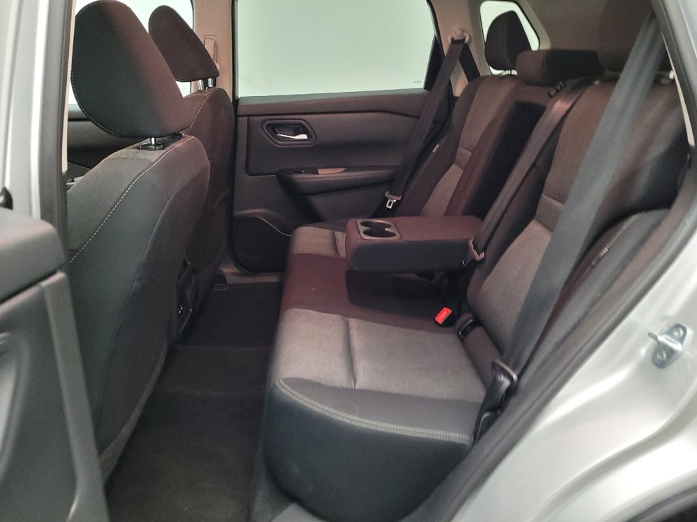 Used 2024 Nissan Rogue SV image 18