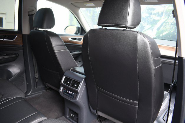 Used 2025 Volkswagen Atlas SE AWD/4WD image 27