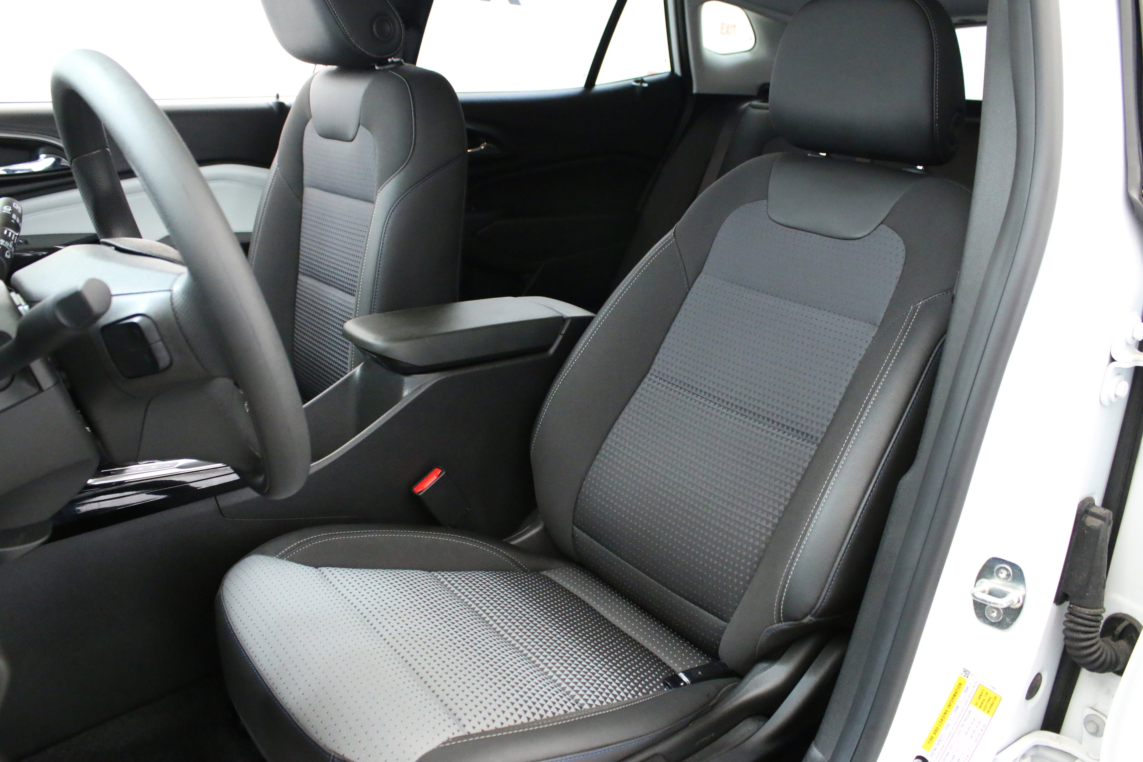 Used 2024 Chevrolet Trax LT image 24