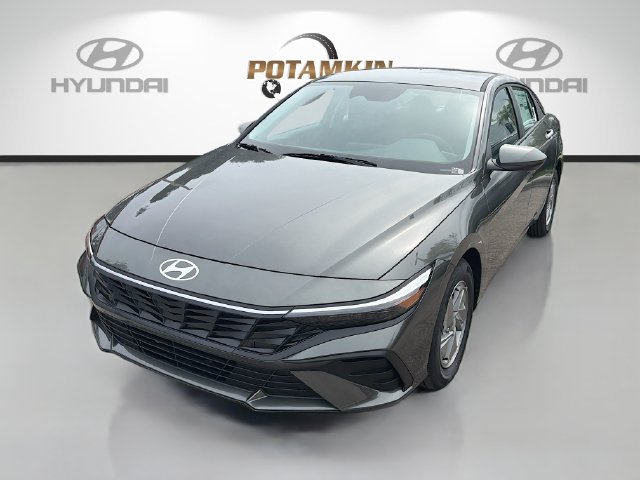 New 2026 Hyundai Elantra SE FWD image 1