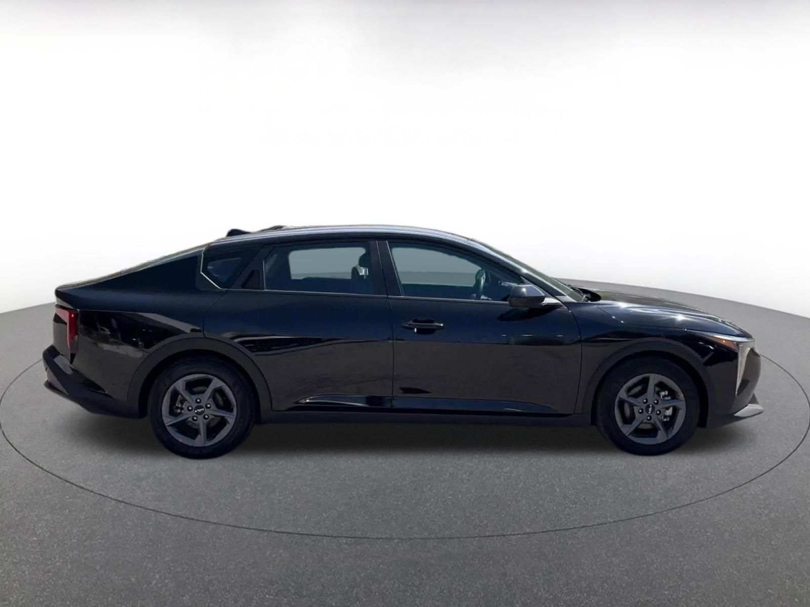 Used 2025 Kia K4 FWD image 16