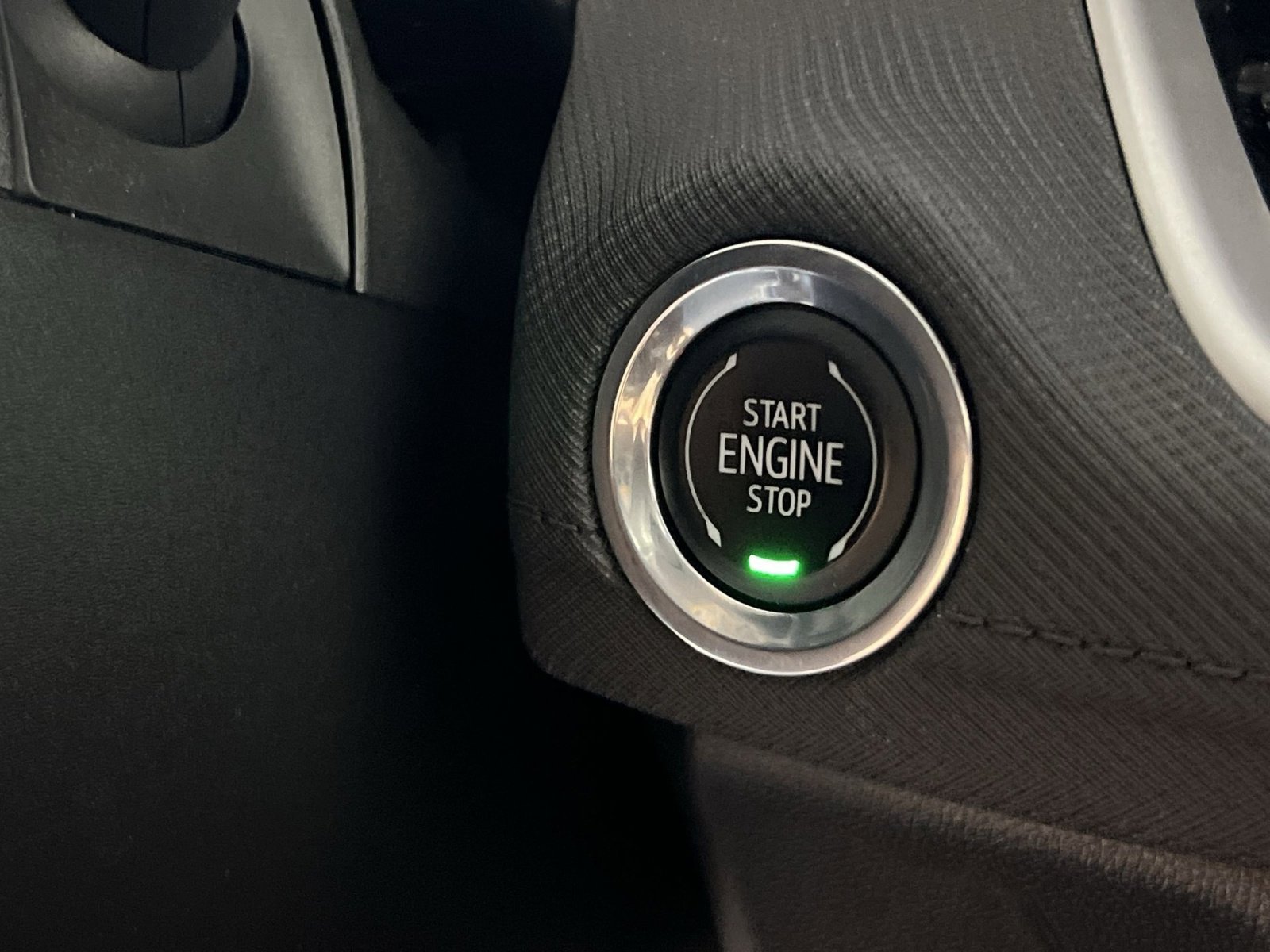 Used 2025 Chevrolet TrailBlazer LT AWD/4WD image 35