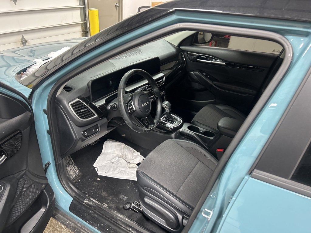 Used 2025 Kia Seltos S image 6