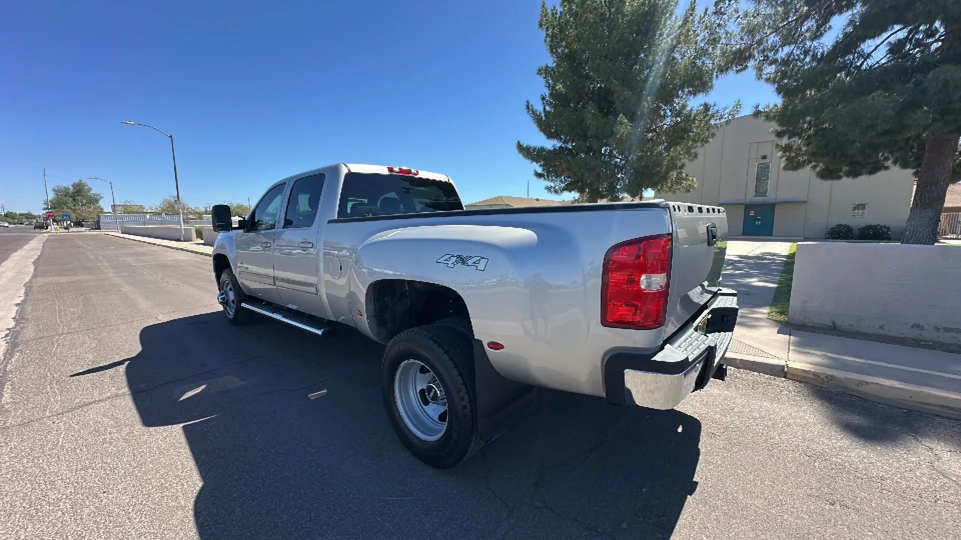 Used 2008 GMC Sierra 3500 SLT AWD/4WD image 2