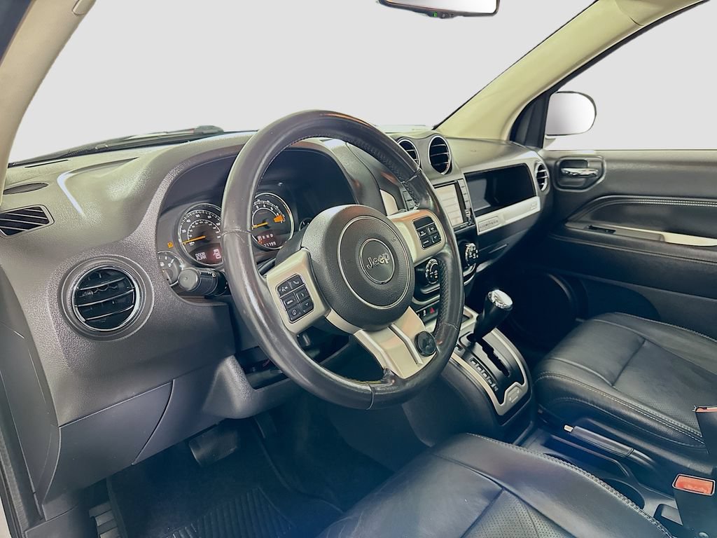 Used 2015 Jeep Compass Limited w/ Sun/Sound Group AWD/4WD image 9
