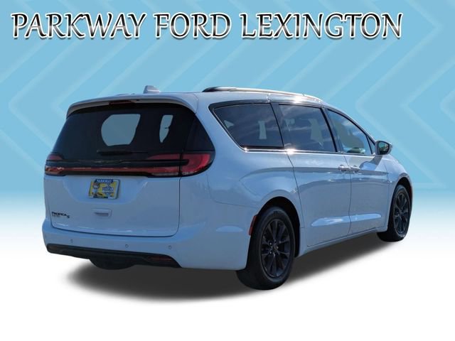 Used 2021 Chrysler Pacifica Touring w/ S Appearance Package image 5