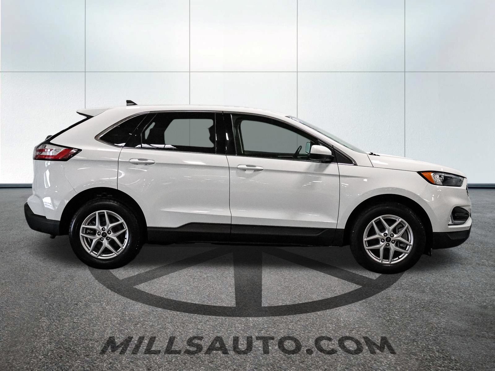 Used 2024 Ford Edge SEL w/ Convenience Package AWD/4WD image 9