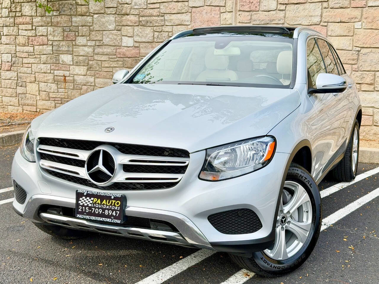 Used 2018 Mercedes-Benz GLC 300 4MATIC image 23