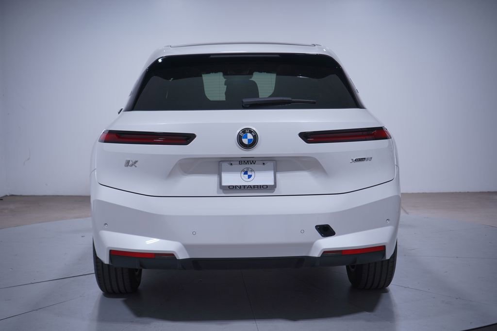 Used 2026 BMW iX xDrive60 image 5